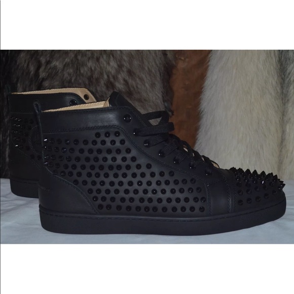 Comment below up to a size 15 - Picture 4 of 8